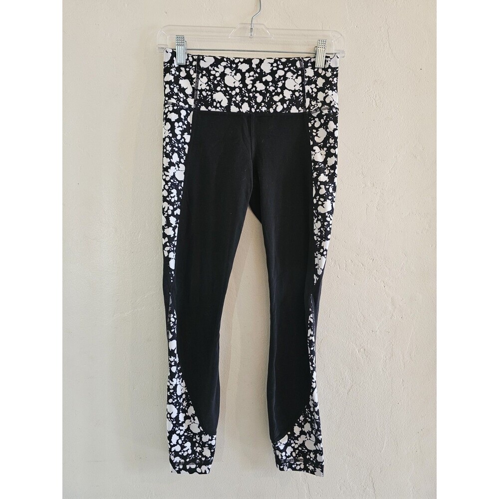 Athleta Women's Cropped White And Black Leggings Size Small